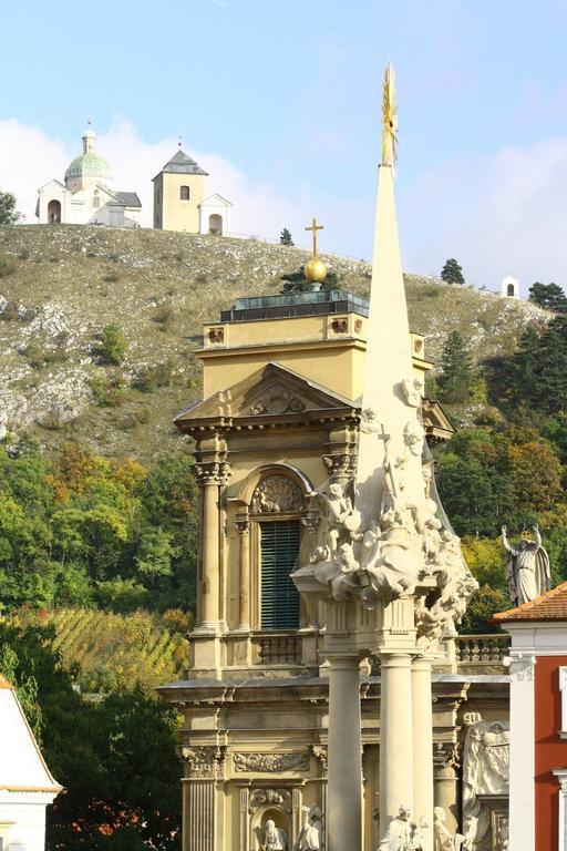 Penzion Fontana Микулов Екстериор снимка