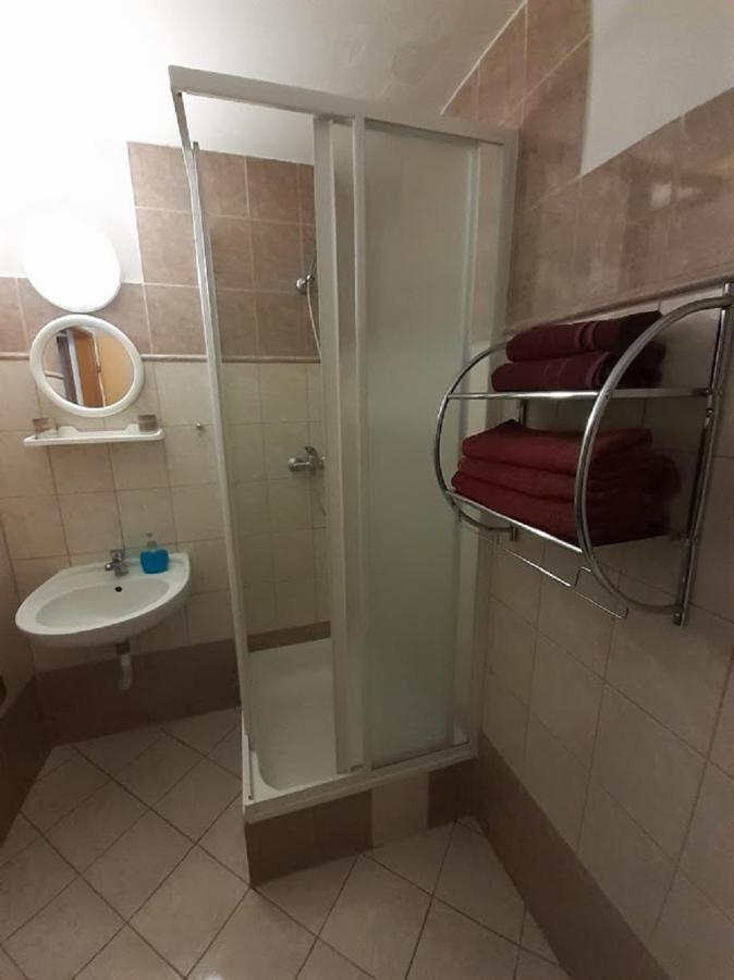 Penzion Fontana Микулов Екстериор снимка